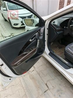 هيونداي أزيرا